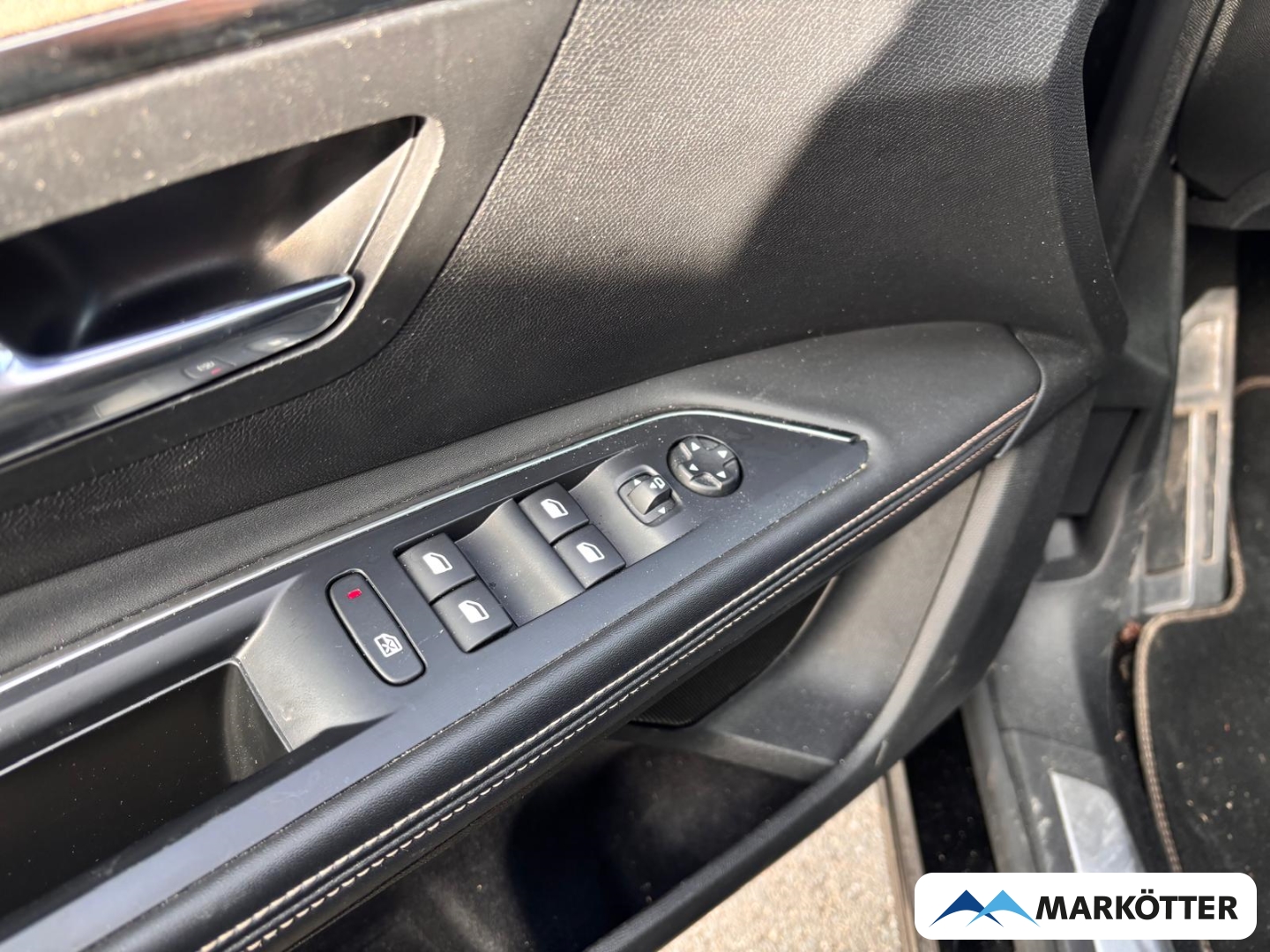 Fahrzeugabbildung Peugeot 5008 GT Hybrid 7-Sitzer ACC/BLIS/CAM/LED/SHZ
