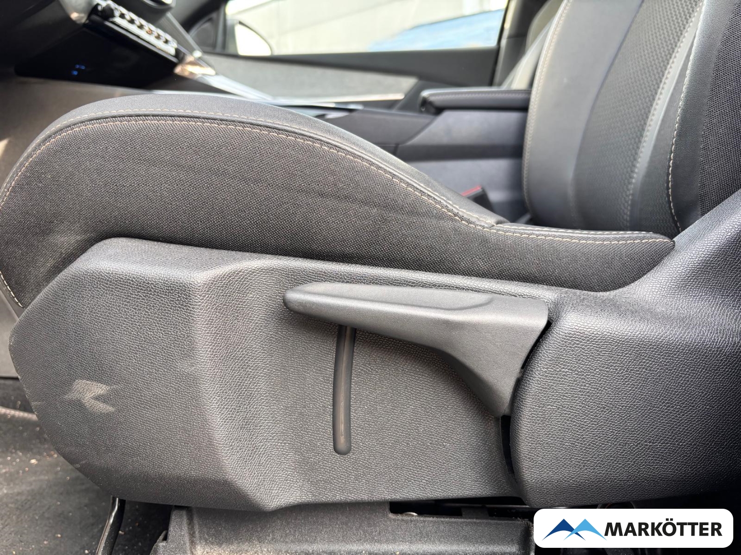 Fahrzeugabbildung Peugeot 5008 GT Hybrid 7-Sitzer ACC/BLIS/CAM/LED/SHZ