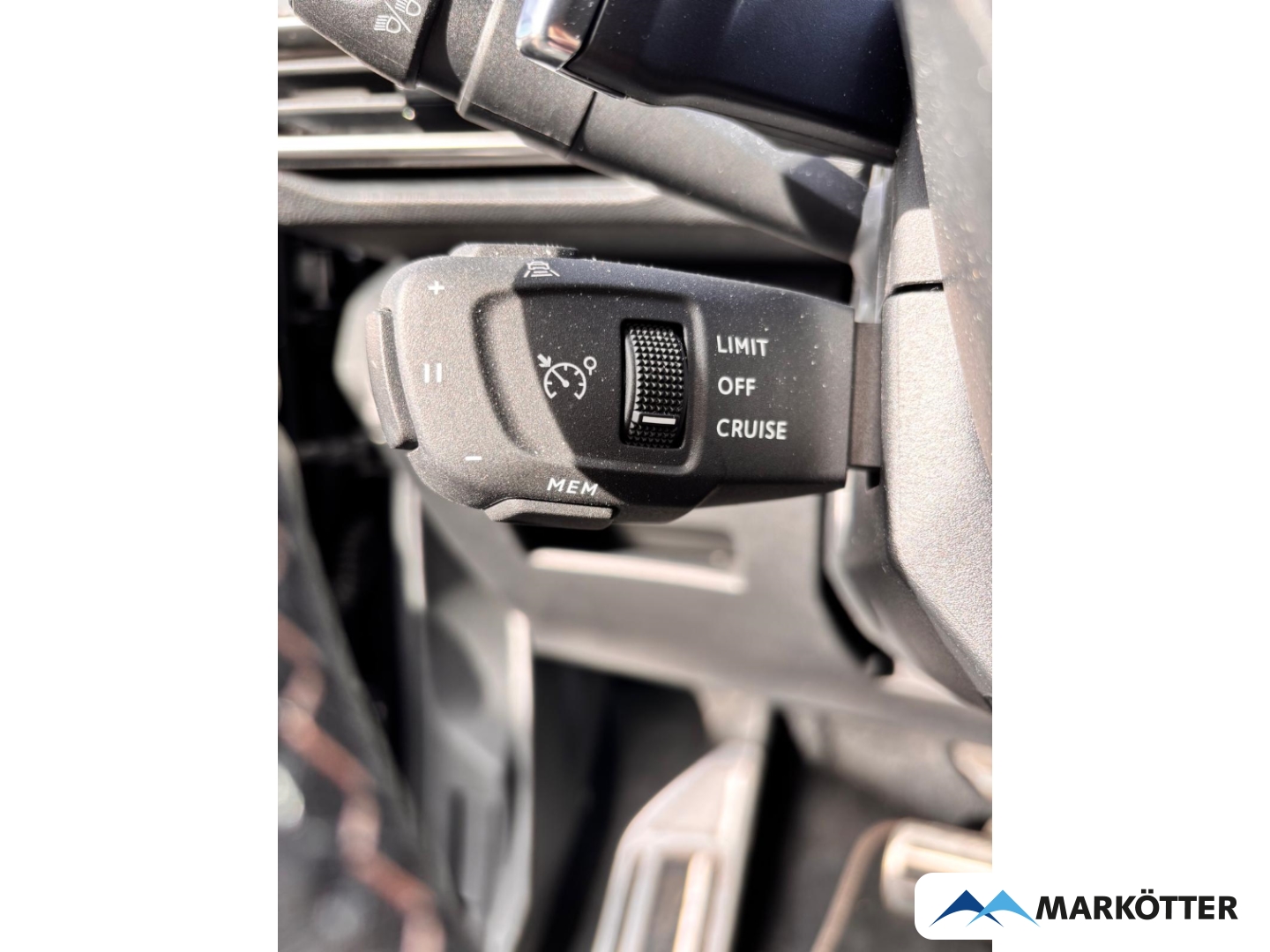 Fahrzeugabbildung Peugeot 5008 GT Hybrid 7-Sitzer ACC/BLIS/CAM/LED/SHZ