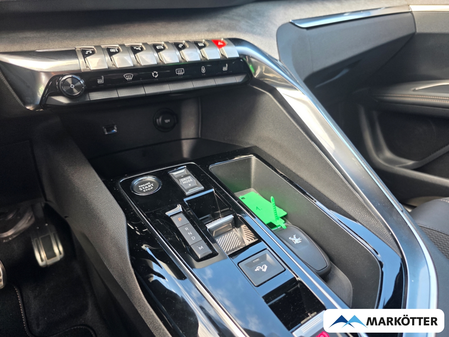 Fahrzeugabbildung Peugeot 3008 GT 1.2 ACC/BLIS/CAM/LED/NAVI/ALLWETTER