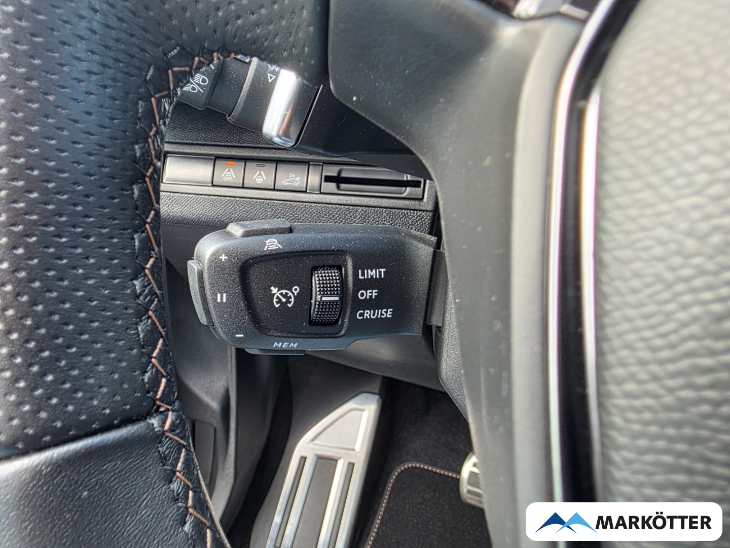 Fahrzeugabbildung Peugeot 3008 GT 1.2 ACC/BLIS/CAM/LED/NAVI/ALLWETTER