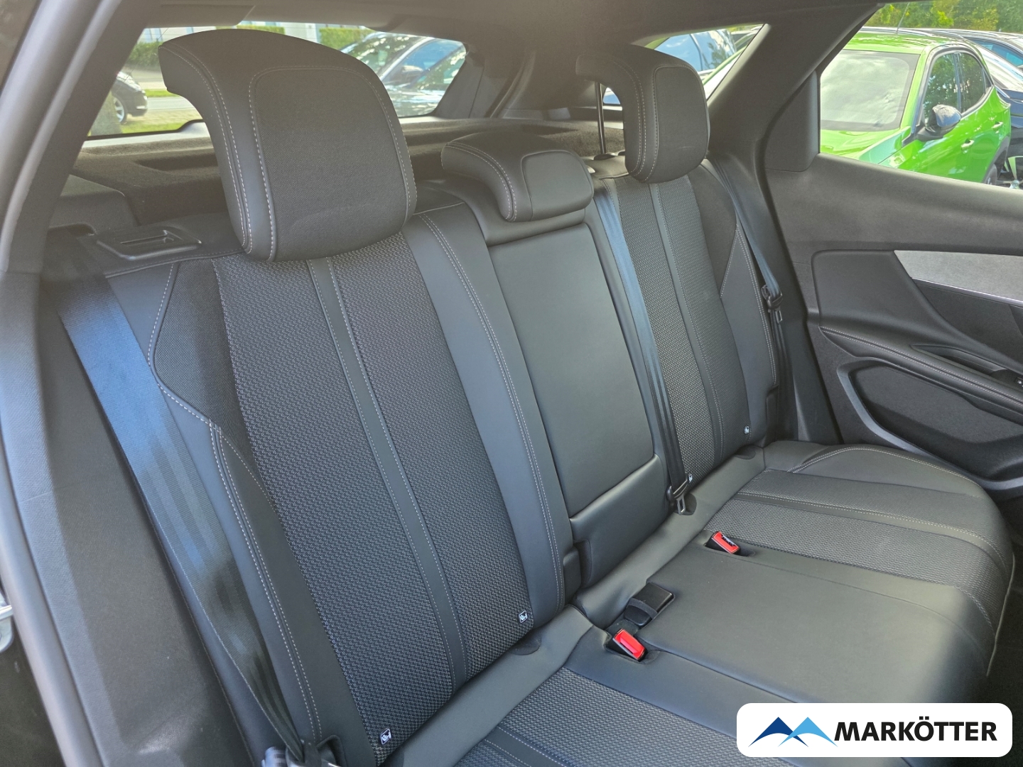 Fahrzeugabbildung Peugeot 3008 GT 1.2 ACC/BLIS/CAM/LED/NAVI/ALLWETTER