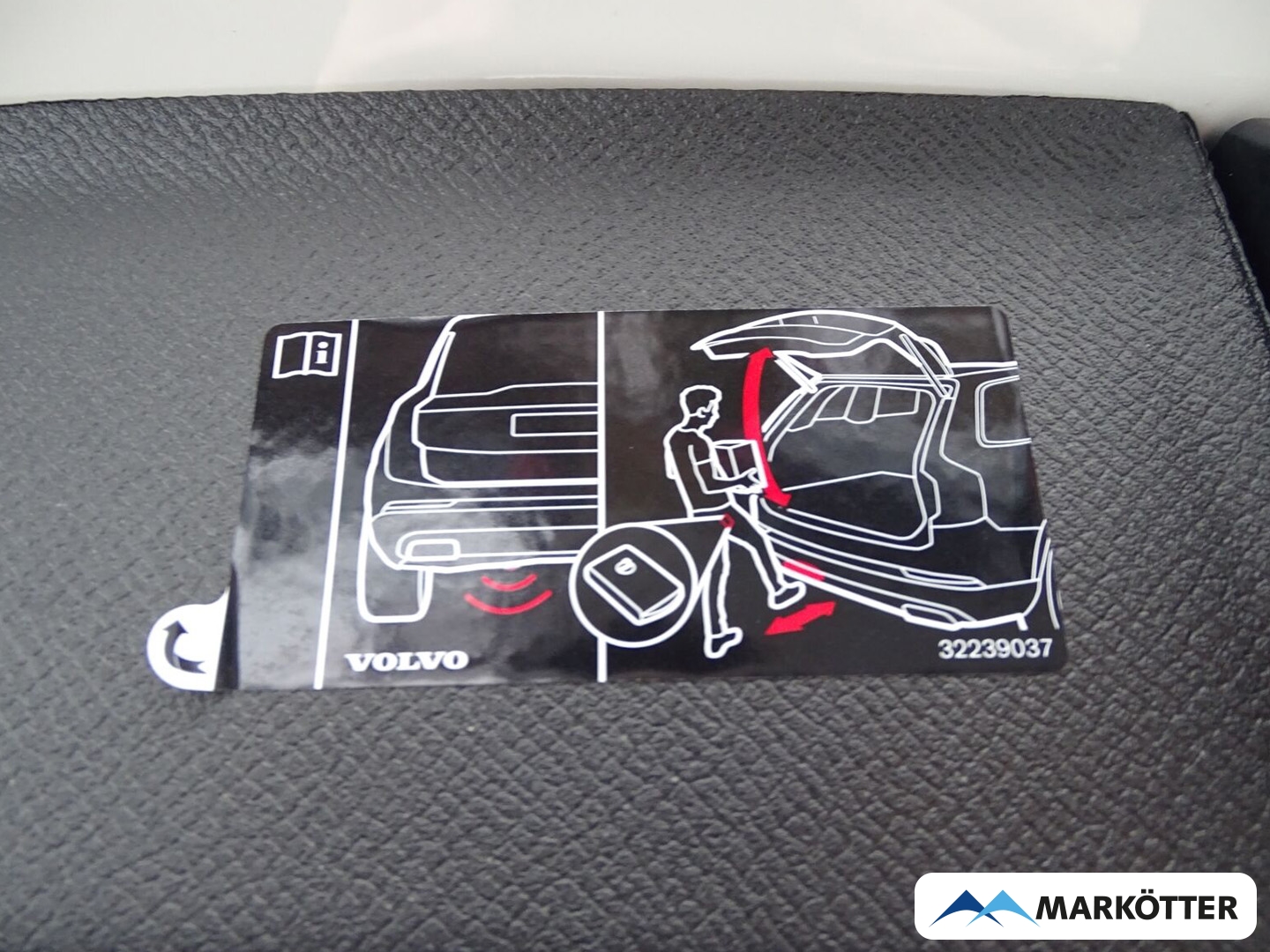 Fahrzeugabbildung Volvo XC90 Plus Dark Recharge Plug-In Hybrid AWD 7-Sitzer/SHZ/LHZ/BLIS