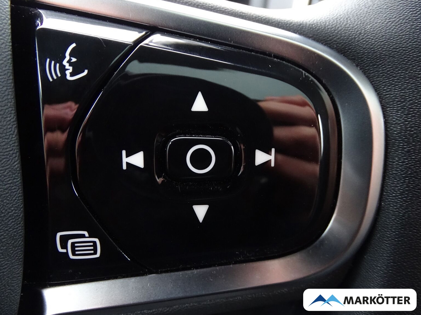 Fahrzeugabbildung Volvo XC90 Plus Dark Recharge Plug-In Hybrid AWD 7-Sitzer/SHZ/LHZ/BLIS