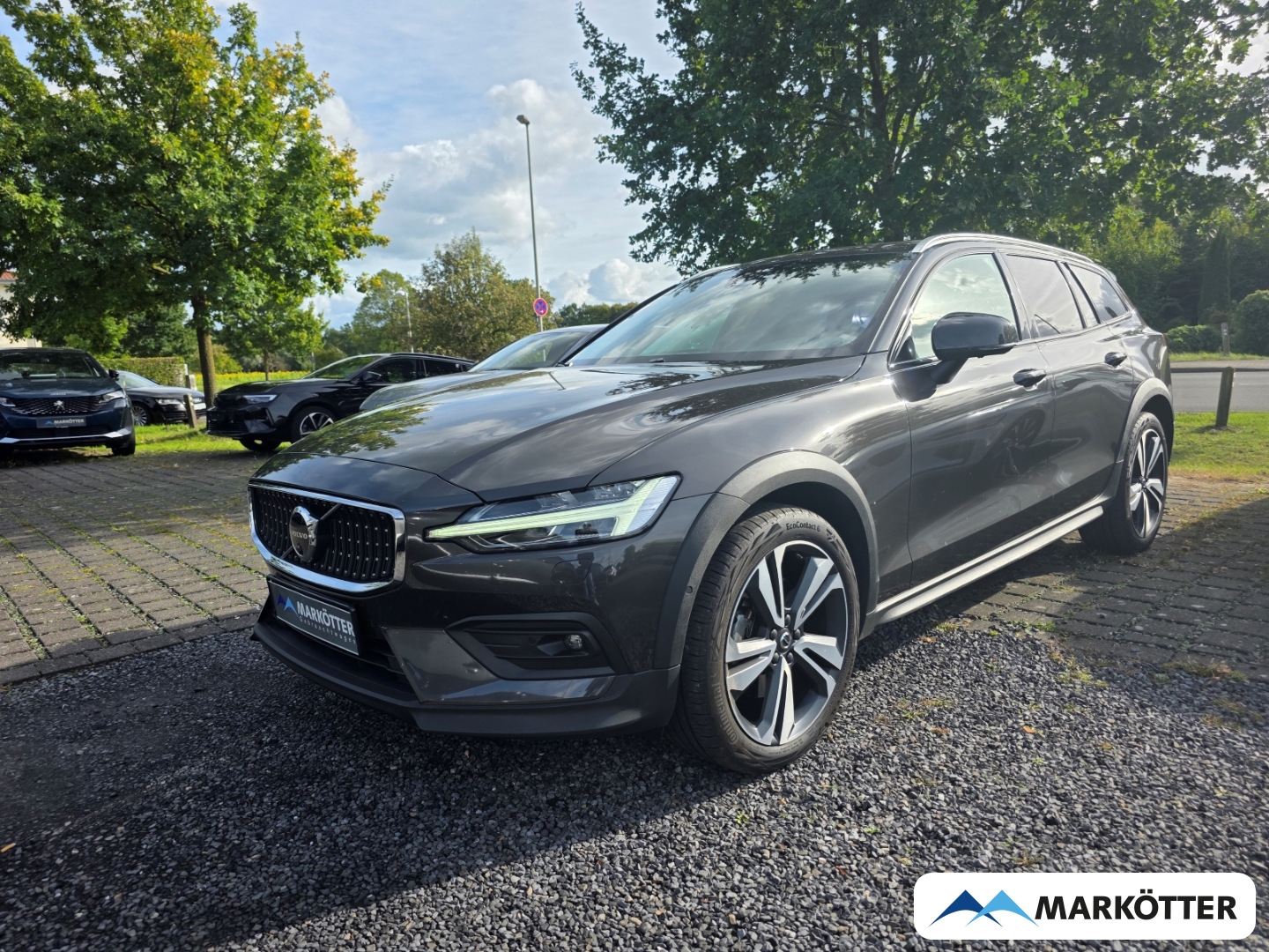 Fahrzeugabbildung Volvo V60 Cross Country PLUS B4 AWD ACC/AHK/CAM/STHZ/PANO/SHZ/H&K