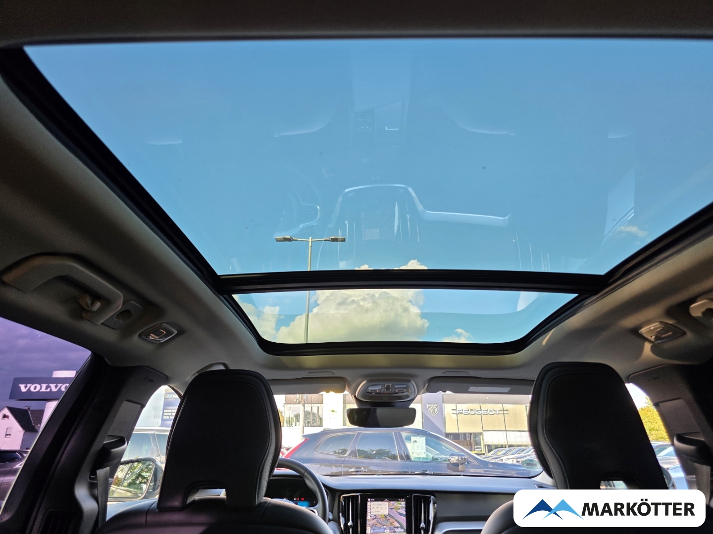 Fahrzeugabbildung Volvo V60 Cross Country PLUS B4 AWD ACC/AHK/CAM/STHZ/PANO/SHZ/H&K