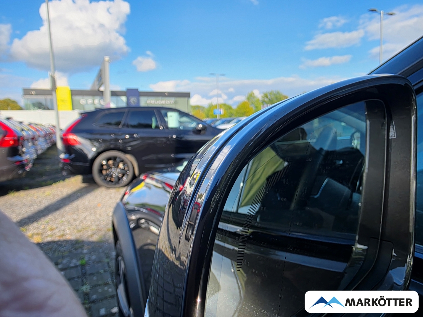 Fahrzeugabbildung Volvo V60 Cross Country PLUS B4 AWD ACC/AHK/CAM/STHZ/PANO/SHZ/H&K