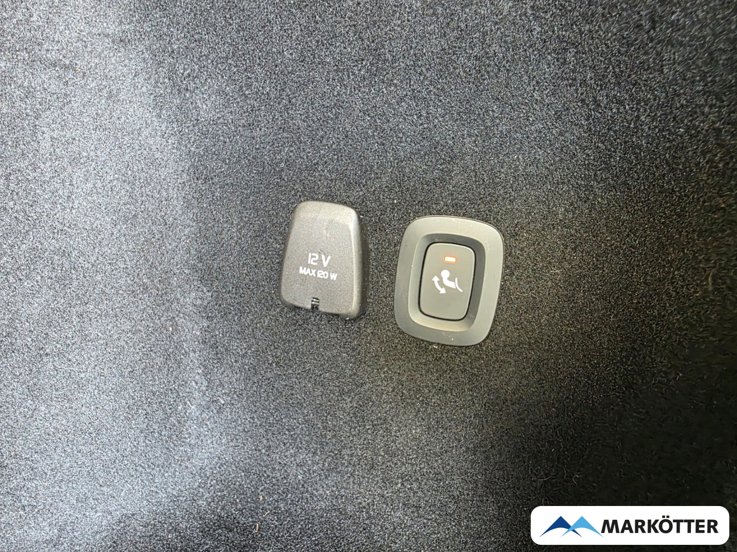 Fahrzeugabbildung Volvo V60 Cross Country PLUS B4 AWD ACC/AHK/CAM/STHZ/PANO/SHZ/H&K