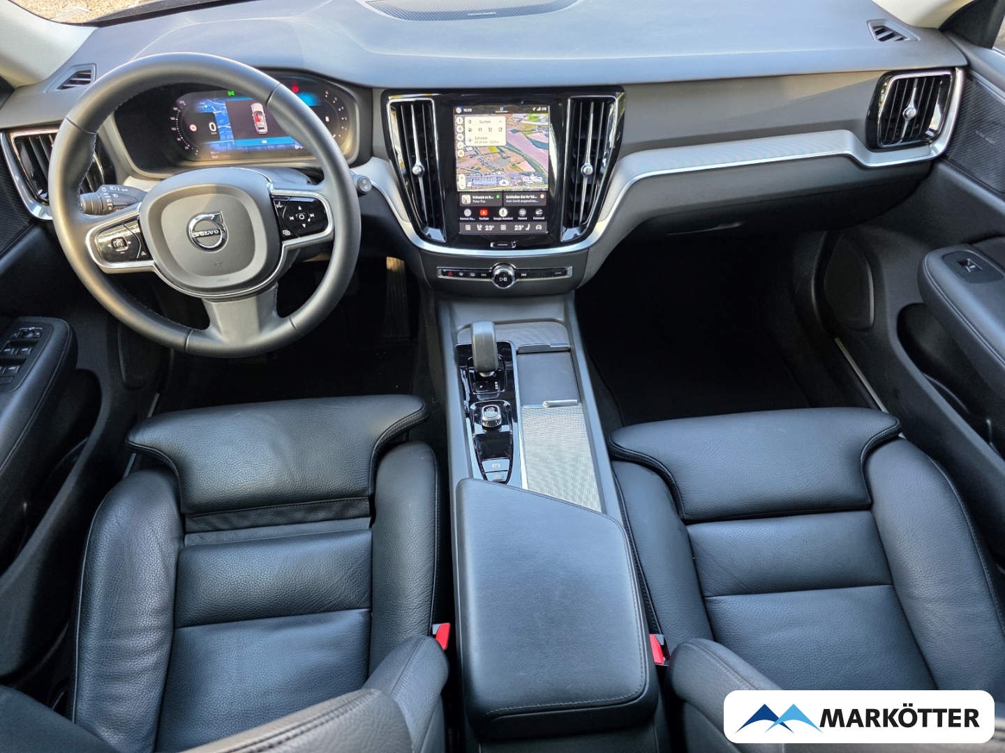 Fahrzeugabbildung Volvo V60 Cross Country PLUS B4 AWD ACC/AHK/CAM/STHZ/PANO/SHZ/H&K