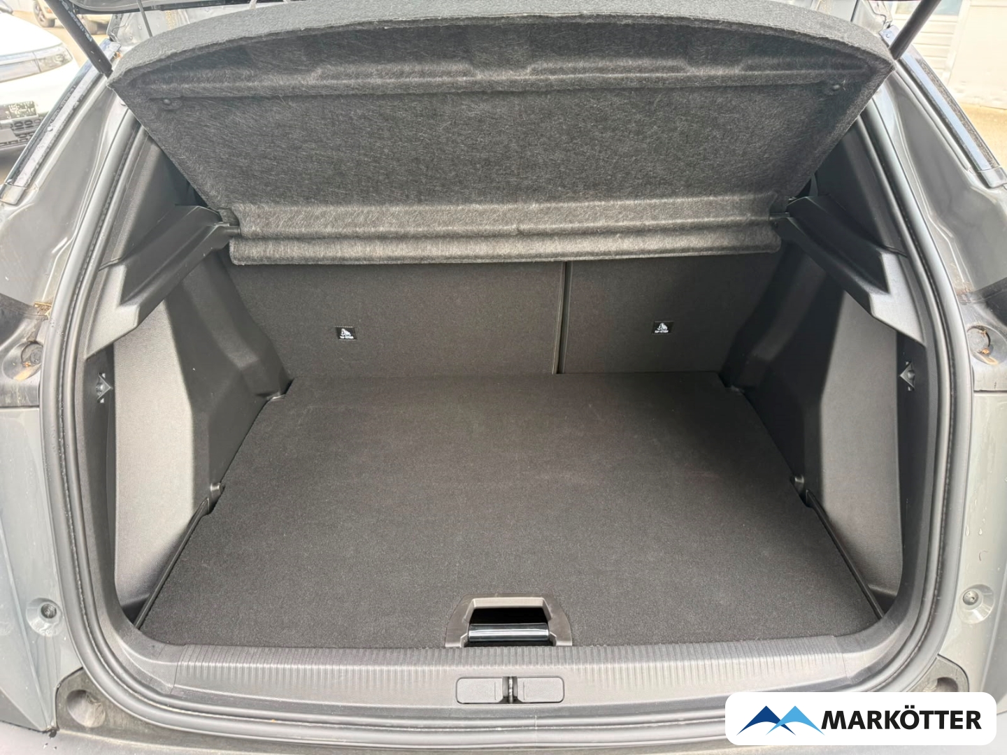 Fahrzeugabbildung Peugeot 2008 GT BLIS/CAM/SHZ/NAVI/LED/ALCANTARA/MASSAGE