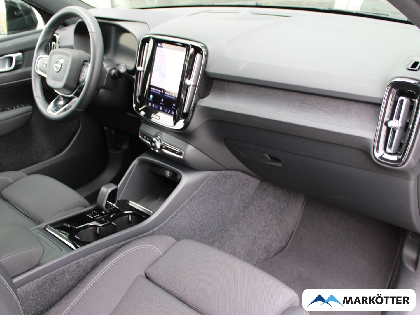 Fahrzeugabbildung Volvo XC40 Plus Recharge Pure Electric 2WD/NAVI/PDC/