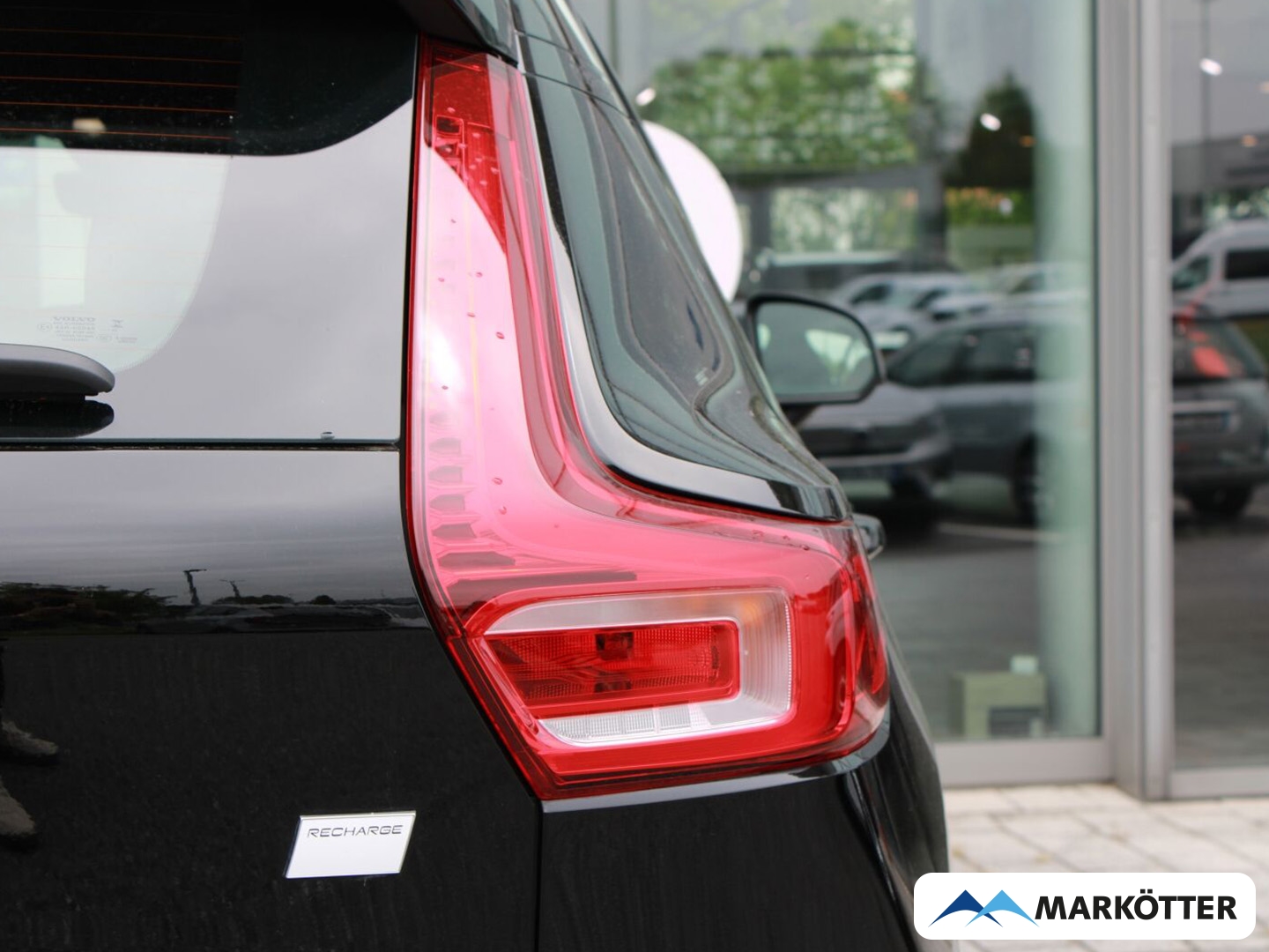 Fahrzeugabbildung Volvo XC40 Plus Recharge Pure Electric 2WD/NAVI/PDC/