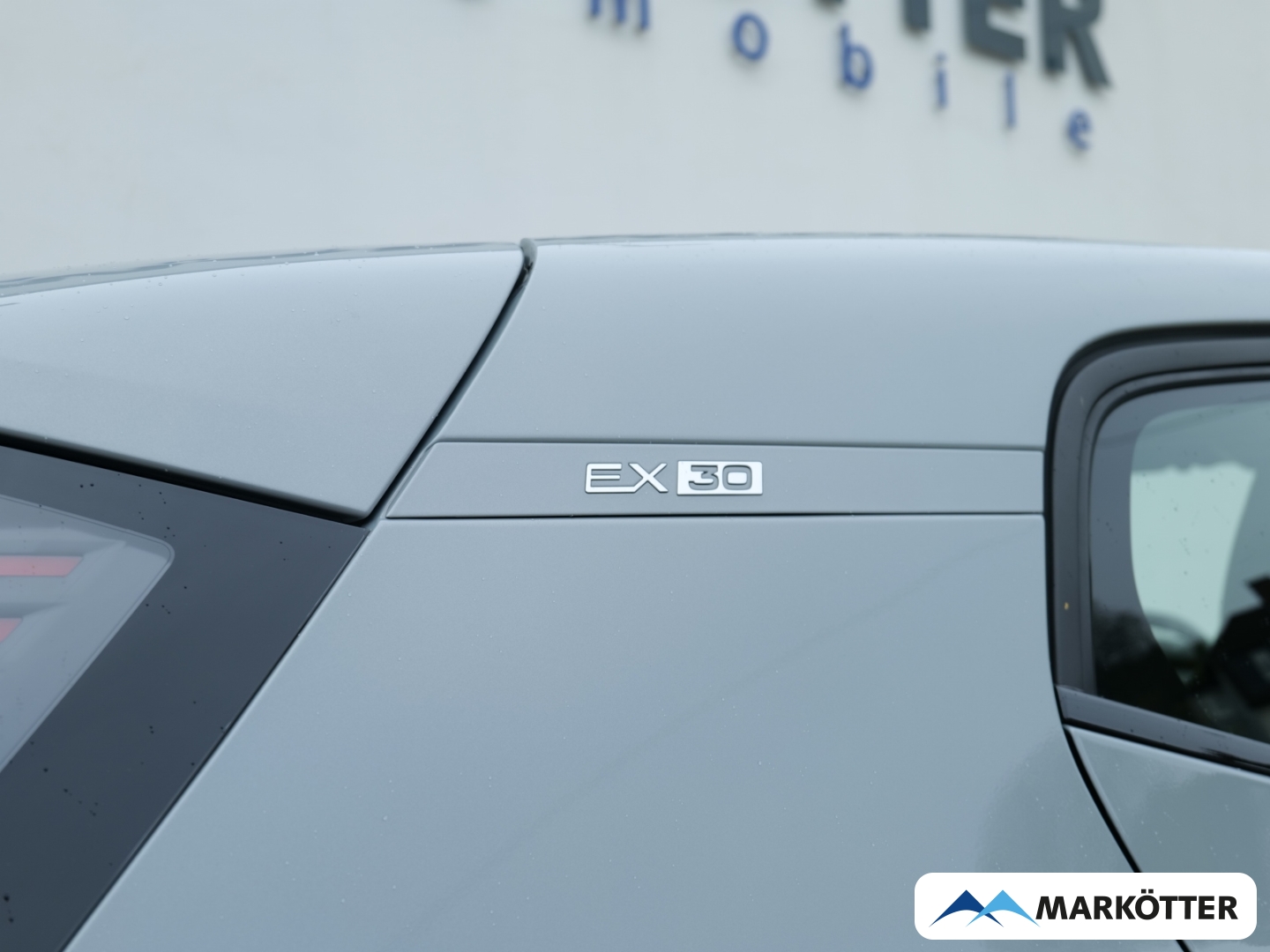 Fahrzeugabbildung Volvo EX30 Single Motor ext. Range Android/Apple/BLIS