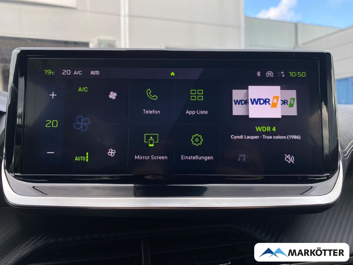 Fahrzeugabbildung Peugeot 2008 GT CAM180°/DAB/LED/MASSAGE/NAVI/SHZ/TEMP