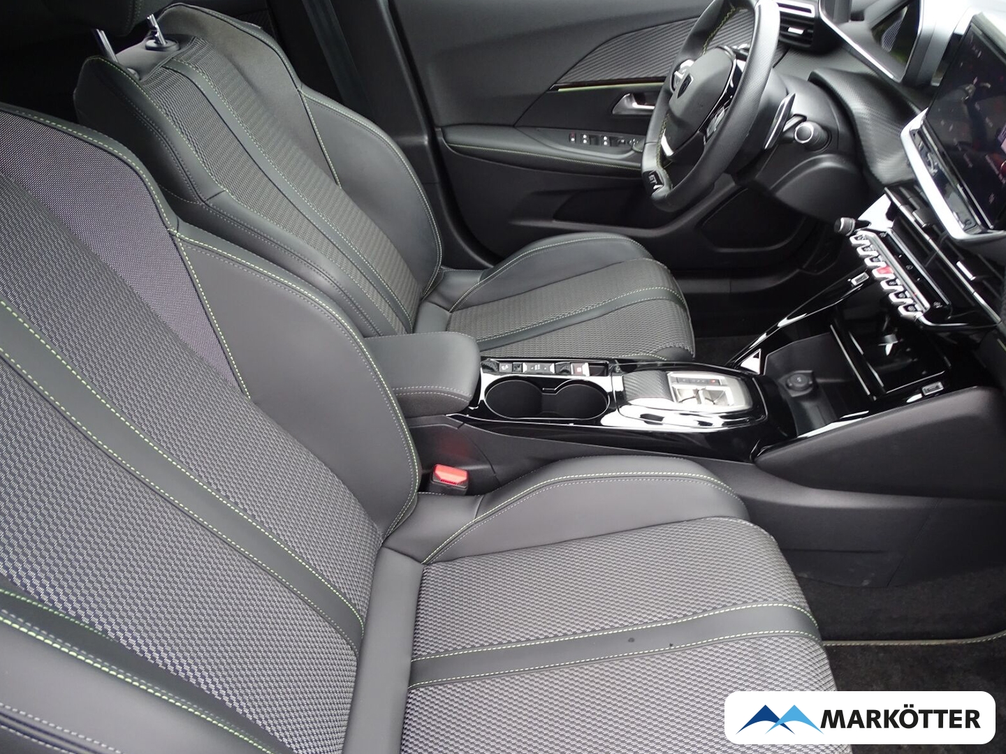 Fahrzeugabbildung Peugeot 2008 GT LED/Navi/KLIMA/GRA/RFK