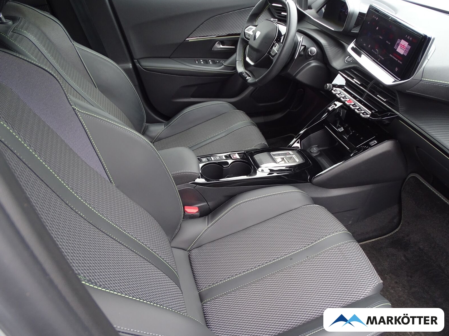 Fahrzeugabbildung Peugeot 2008 GT LED/Navi/KLIMA/GRA/RFK