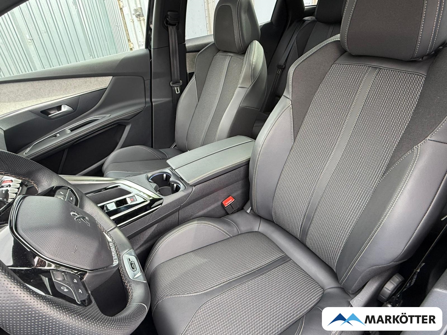 Fahrzeugabbildung Peugeot 3008 GT ACC/BLIS//CARPLY/360CAM/PANO/NAVI