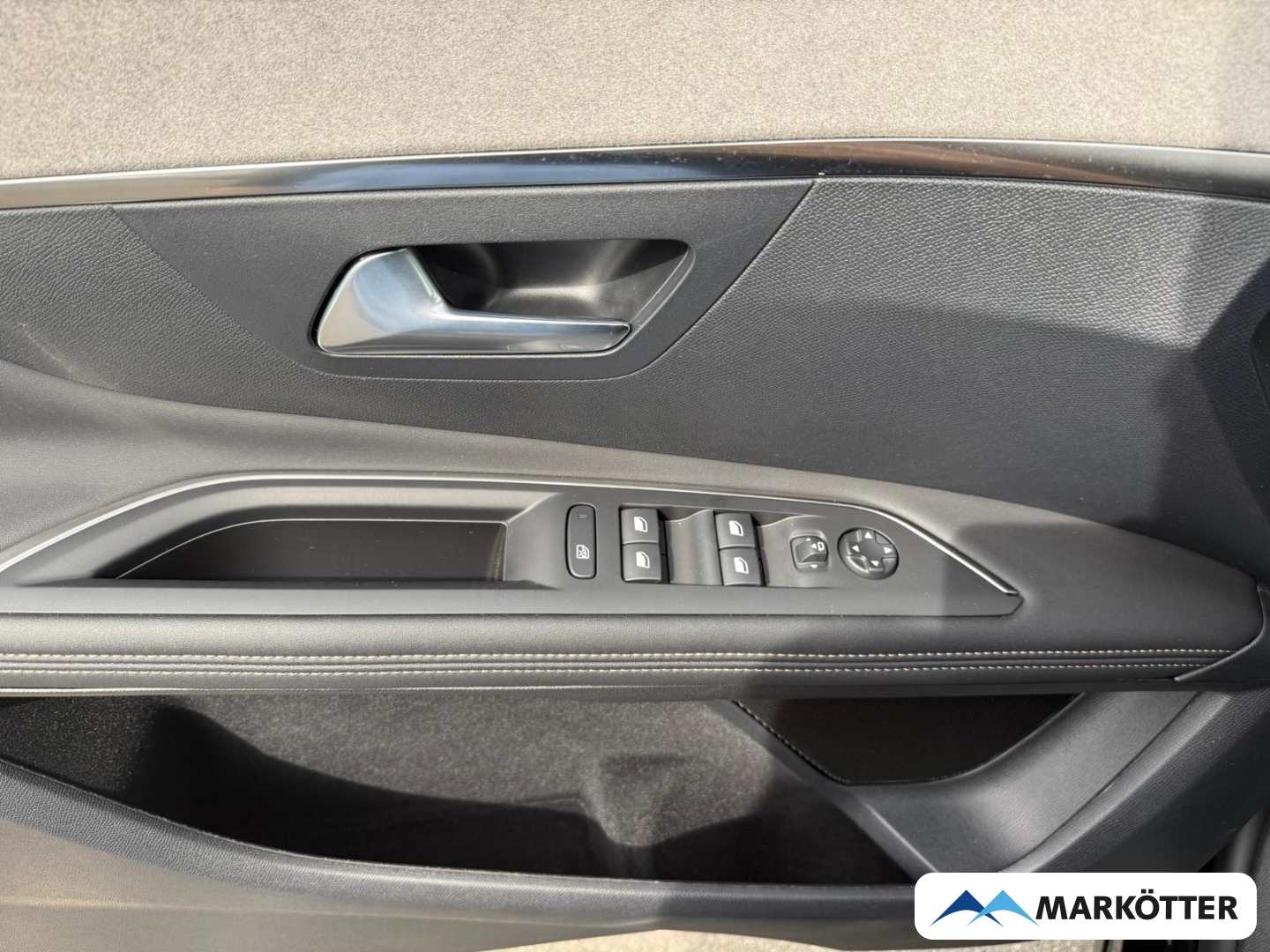 Fahrzeugabbildung Peugeot 3008 GT ACC/BLIS//CARPLY/360CAM/PANO/NAVI