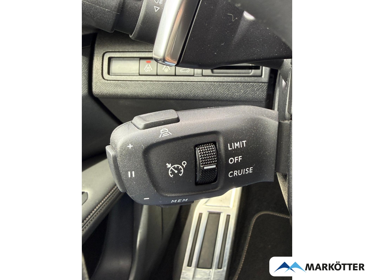 Fahrzeugabbildung Peugeot 3008 GT ACC/BLIS//CARPLY/360CAM/PANO/NAVI