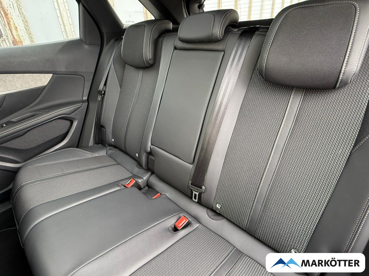 Fahrzeugabbildung Peugeot 3008 GT ACC/BLIS//CARPLY/360CAM/PANO/NAVI