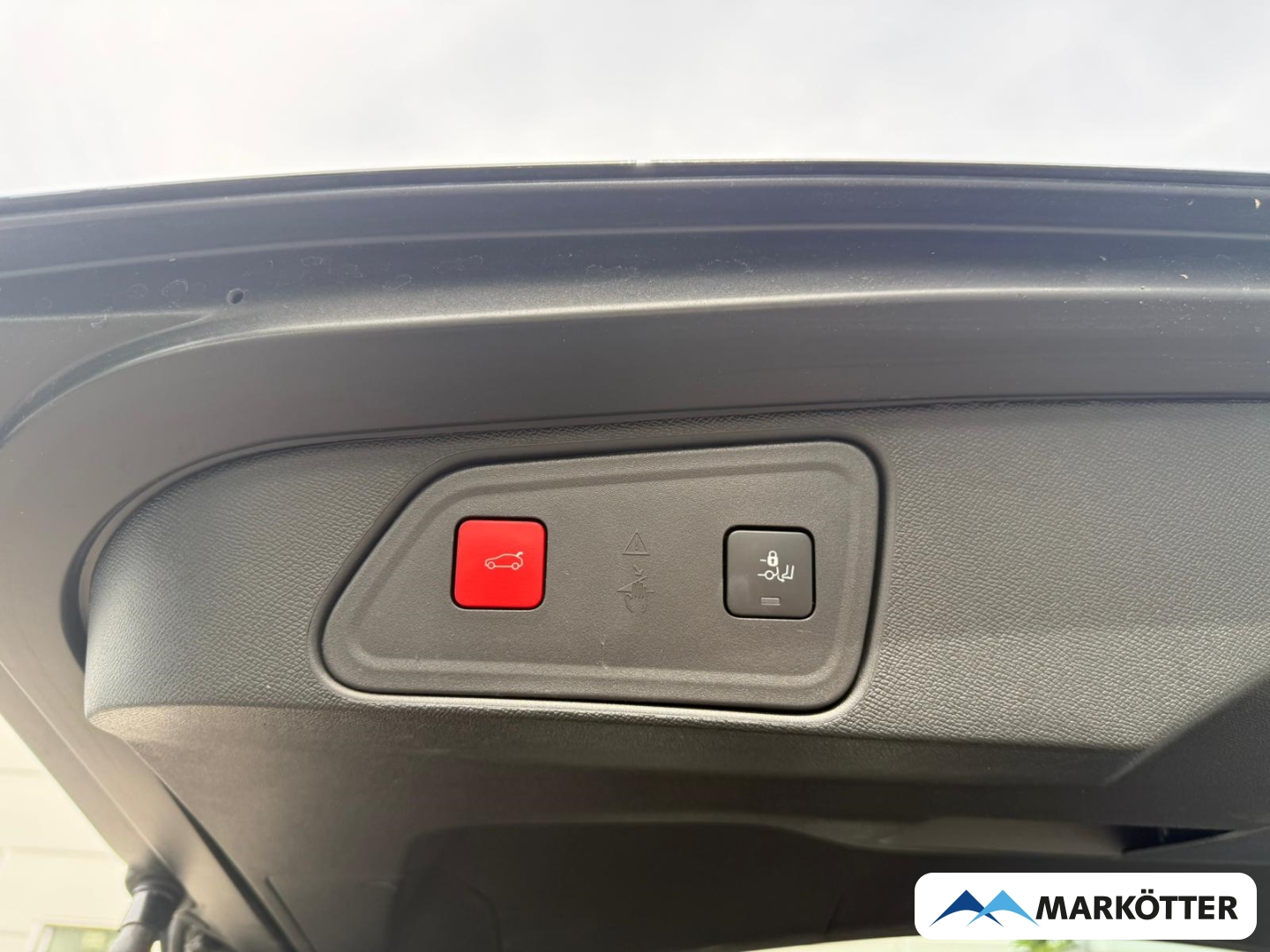 Fahrzeugabbildung Peugeot 3008 GT ACC/BLIS//CARPLY/360CAM/PANO/NAVI