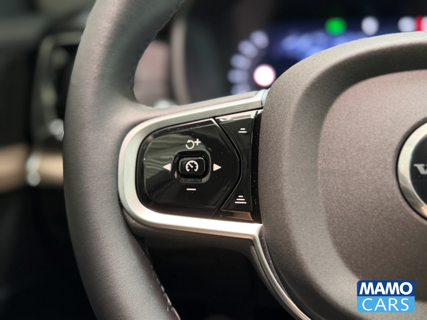Fahrzeugabbildung Volvo XC90 T8 AWD Plus Dark FACELIFT HUD/PANO/ACC/360°