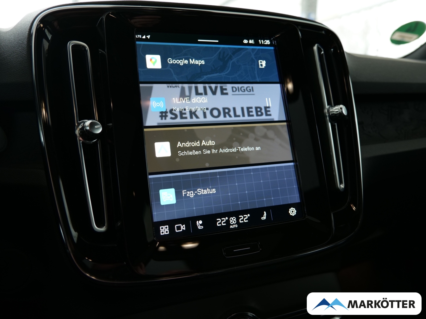 Fahrzeugabbildung Volvo C40 Recharge Single Motor PANO/CAM/Wärmepumpe