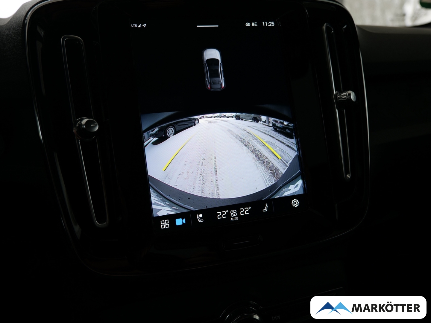 Fahrzeugabbildung Volvo C40 Recharge Single Motor PANO/CAM/Wärmepumpe