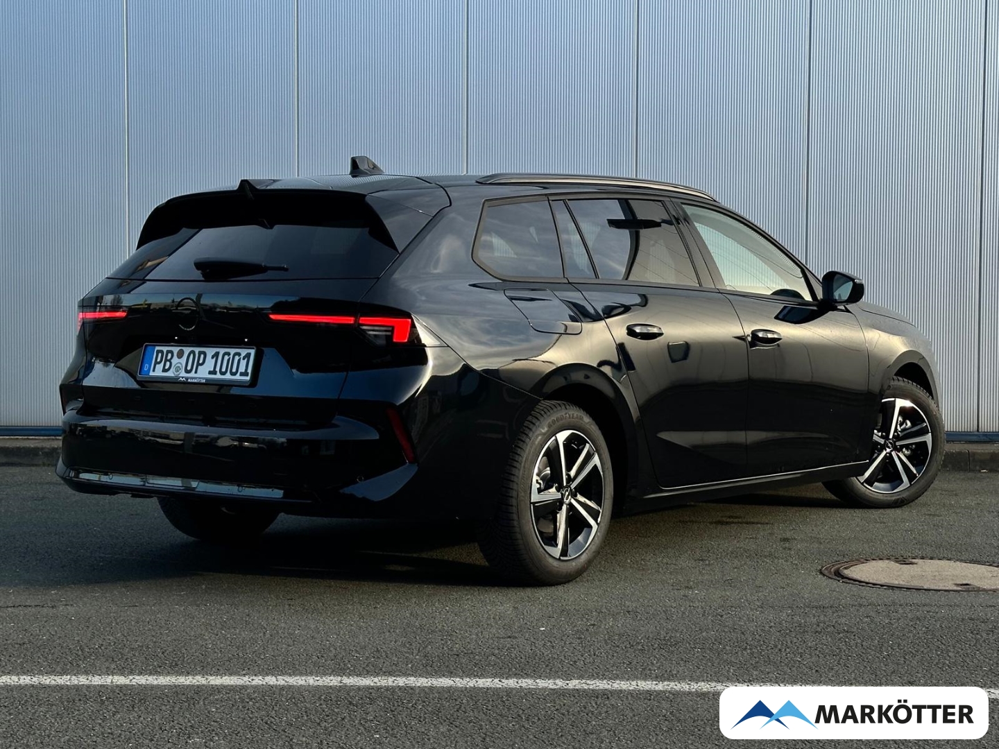 Fahrzeugabbildung Opel Astra Sports Tourer GS +Automatik+Allwetterr.+Dachreling