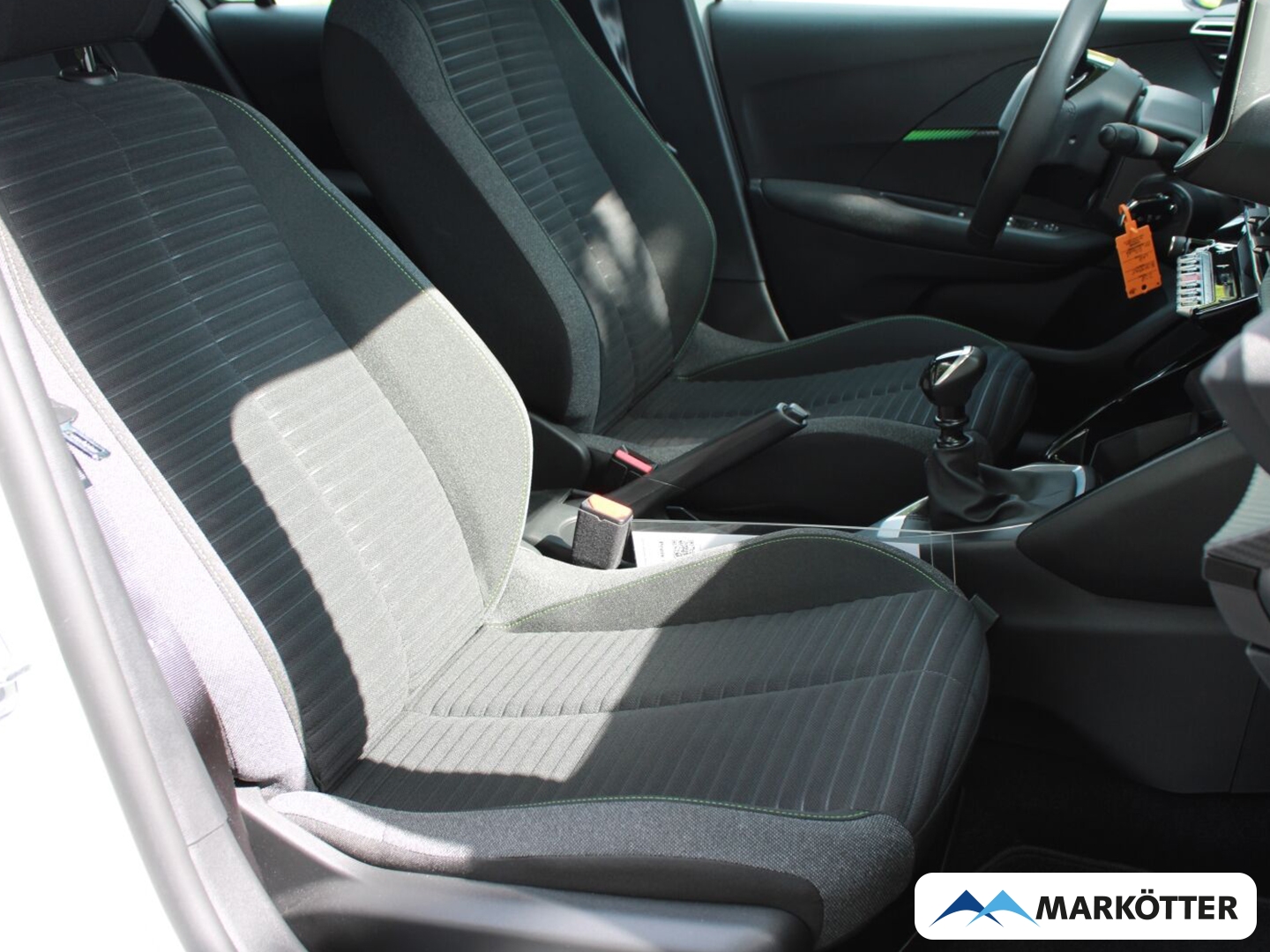 Fahrzeugabbildung Peugeot 208 Active CARPLAY/PDC/TEMPO/