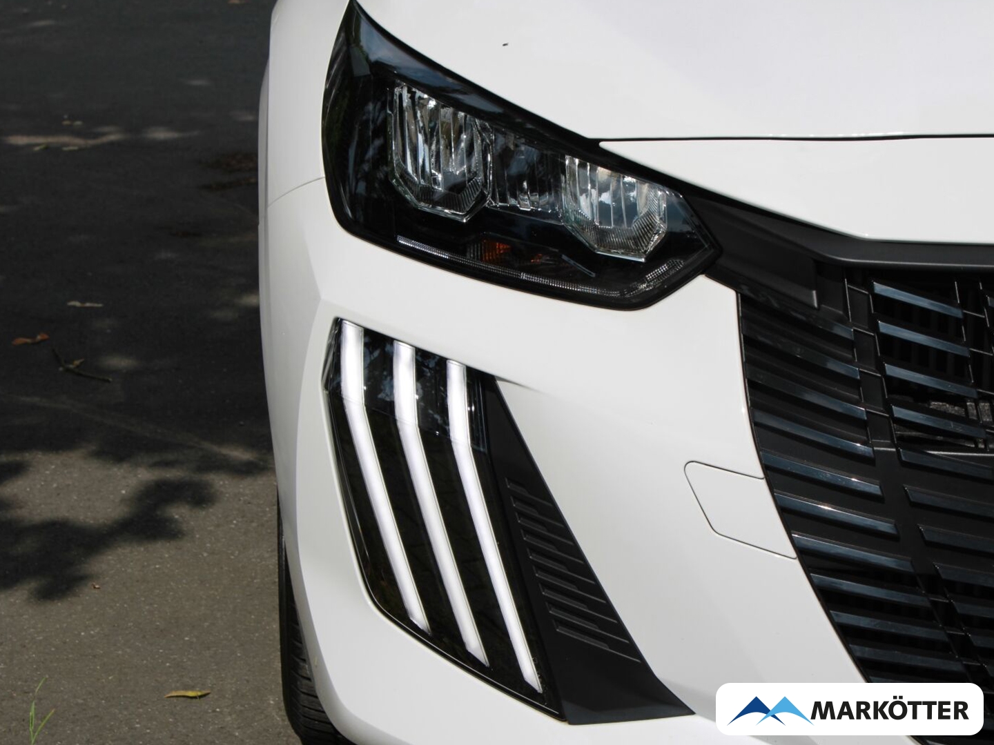 Fahrzeugabbildung Peugeot 208 Active CARPLAY/PDC/TEMPO/