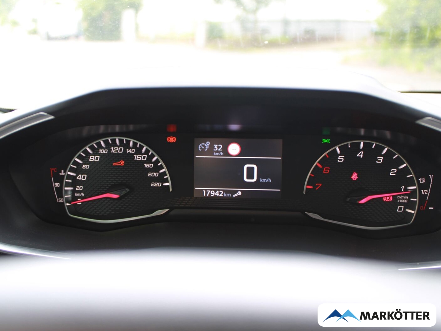 Fahrzeugabbildung Peugeot 208 Active CARPLAY/PDC/TEMPO/