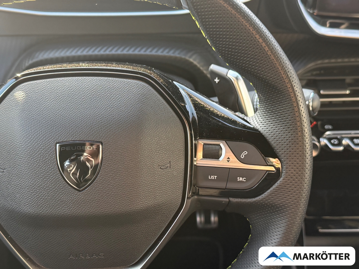 Fahrzeugabbildung Peugeot 2008 GT SHZ/360CAM/NAVI/PDC/TEMP/CARPY/LED