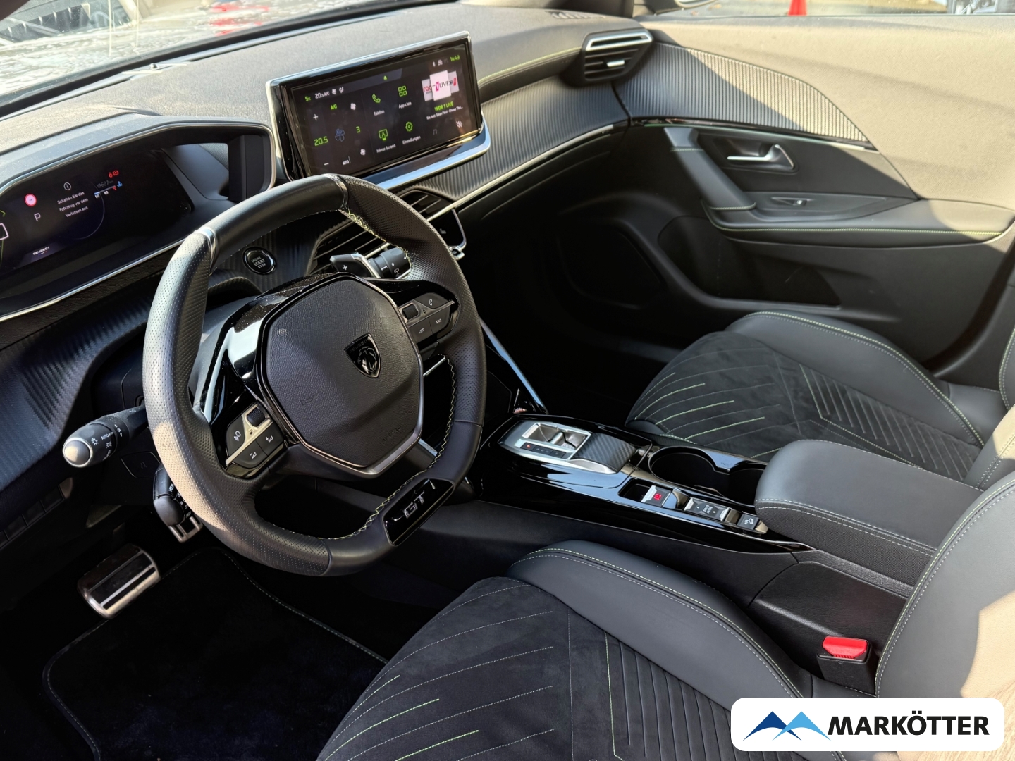 Fahrzeugabbildung Peugeot 2008 GT SHZ/360CAM/NAVI/PDC/TEMP/CARPY/LED