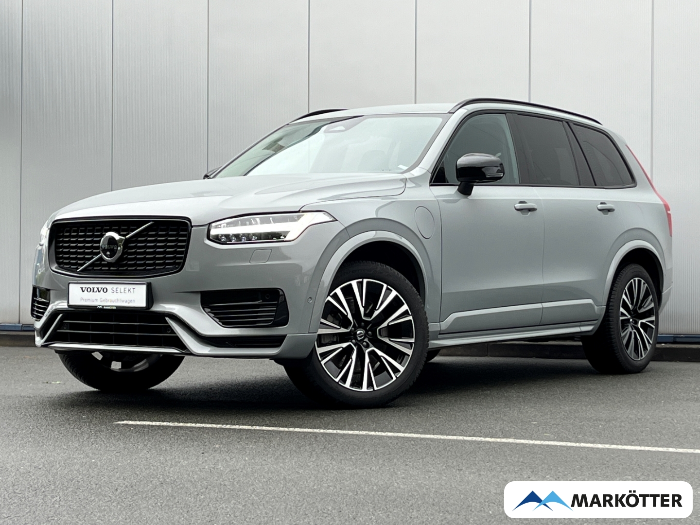Fahrzeugabbildung Volvo XC90 T8 AWD Plus Dark ACC/H&K/360°/7-Sitze