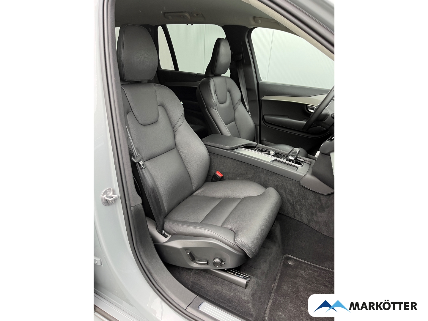 Fahrzeugabbildung Volvo XC90 T8 AWD Plus Dark ACC/H&K/360°/7-Sitze