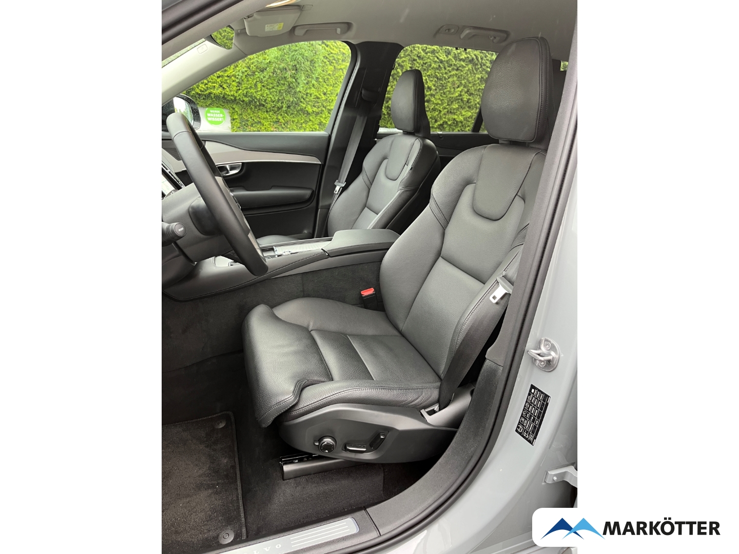 Fahrzeugabbildung Volvo XC90 T8 AWD Plus Dark ACC/H&K/360°/7-Sitze