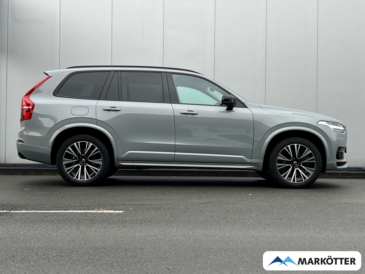 Fahrzeugabbildung Volvo XC90 T8 AWD Plus Dark ACC/H&K/360°/7-Sitze