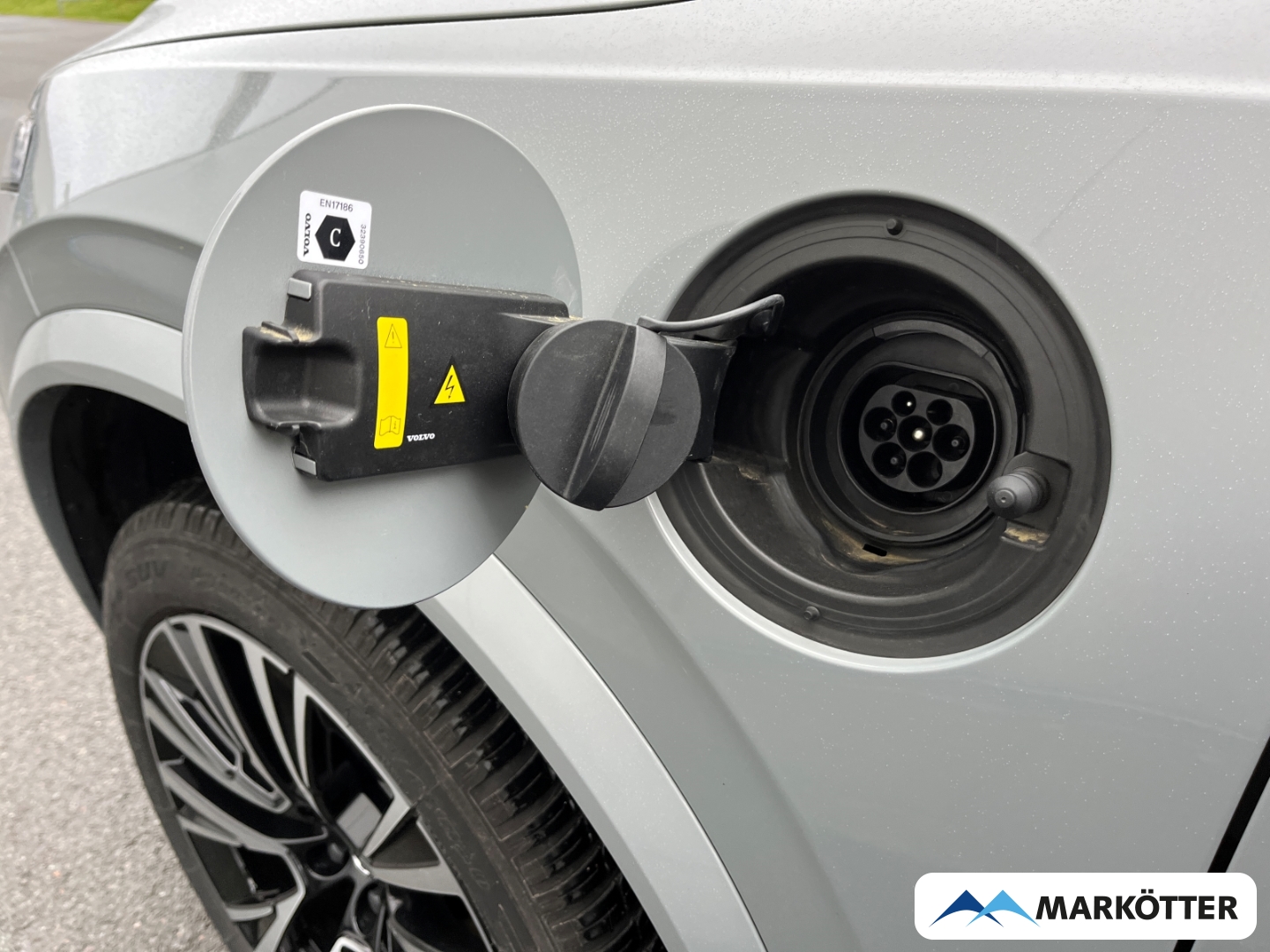 Fahrzeugabbildung Volvo XC90 T8 AWD Plus Dark ACC/H&K/360°/7-Sitze