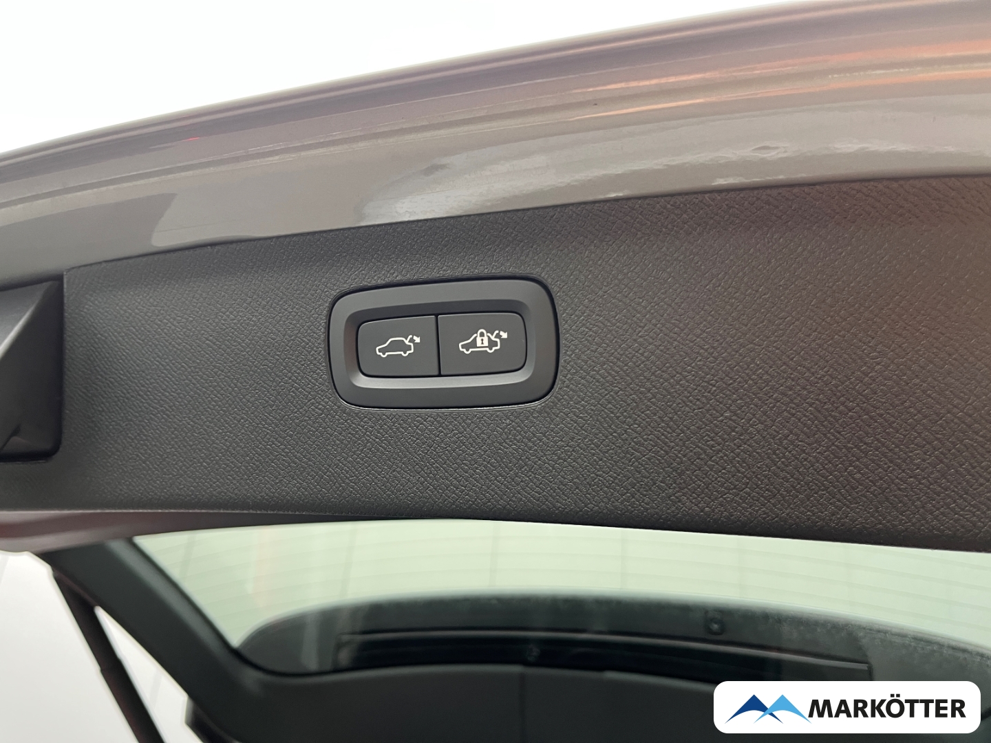 Fahrzeugabbildung Volvo XC90 T8 AWD Plus Dark ACC/H&K/360°/7-Sitze