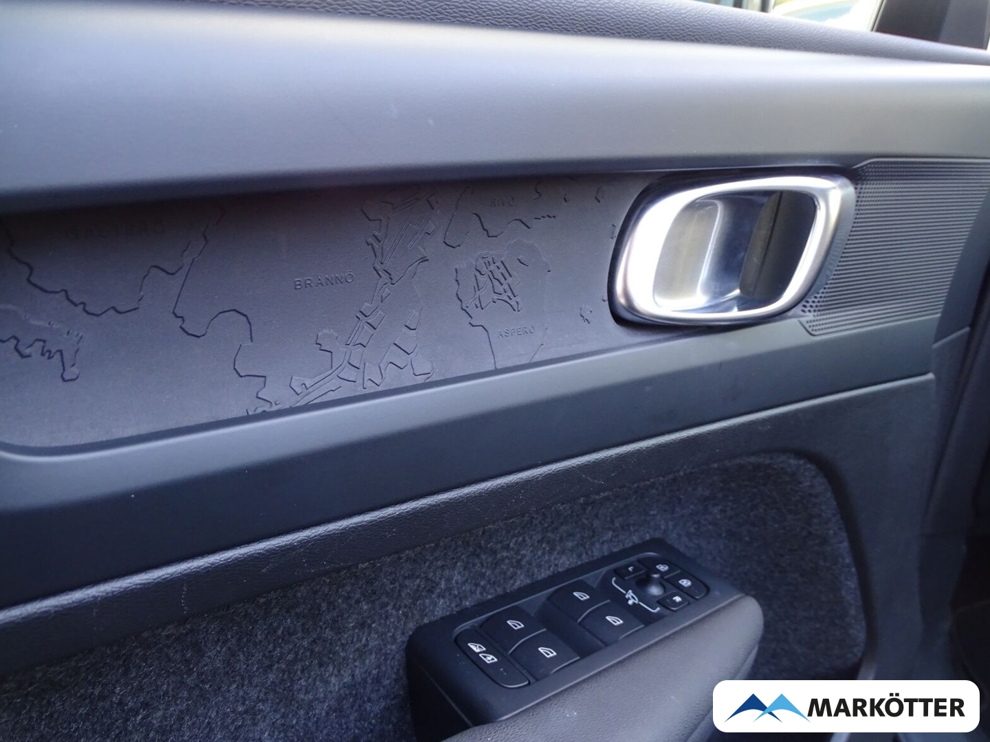 Fahrzeugabbildung Volvo XC40 Core Recharge Pure Electric RFK/StandHZG/LED