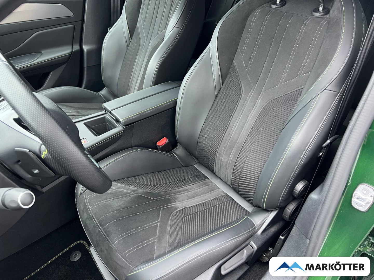 Fahrzeugabbildung Peugeot 308 GT PureTech 130 SH/LED/TEMP/BLIS/NAVI/CAM180°