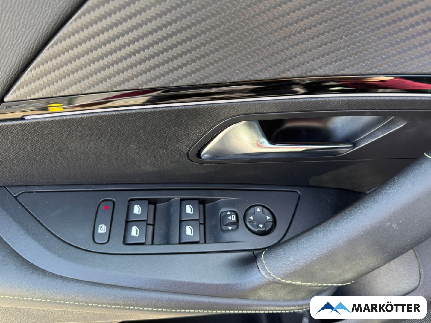 Fahrzeugabbildung Peugeot 2008 GT AHK/ALCANTARA/CAM/LED/NAVI/SHZ/LED