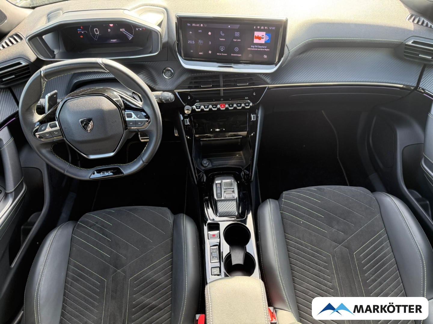 Fahrzeugabbildung Peugeot 2008 GT AHK/ALCANTARA/CAM/LED/NAVI/SHZ/LED