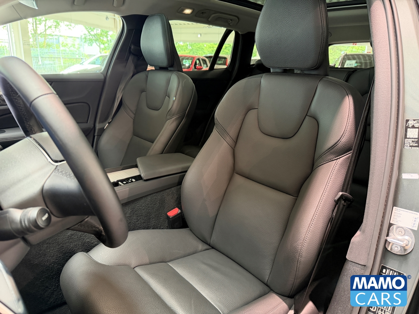 Fahrzeugabbildung Volvo V60 B4 Plus Dark ACC/BLIS/HUD/360°/PANO