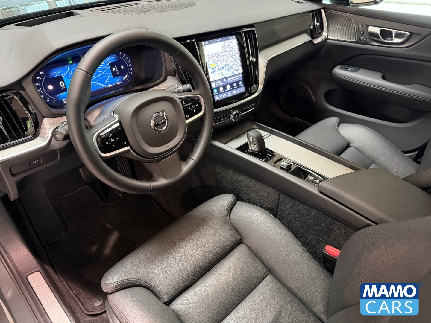 Fahrzeugabbildung Volvo V60 B4 Plus Dark ACC/BLIS/HUD/360°/PANO