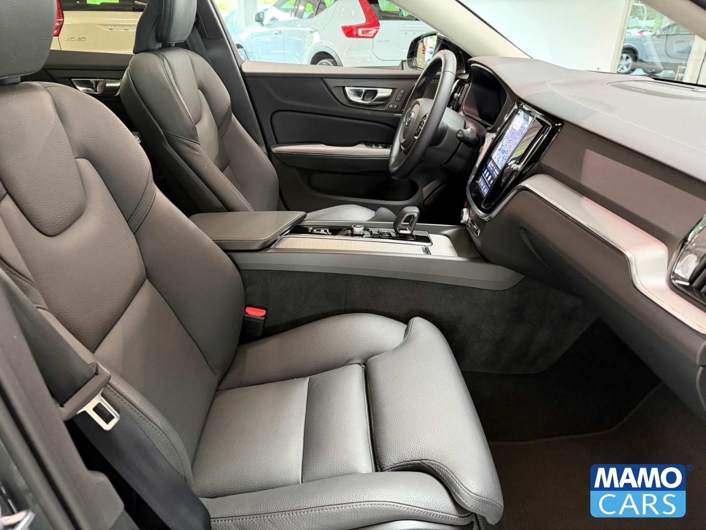 Fahrzeugabbildung Volvo V60 B4 Plus Dark ACC/BLIS/HUD/360°/PANO