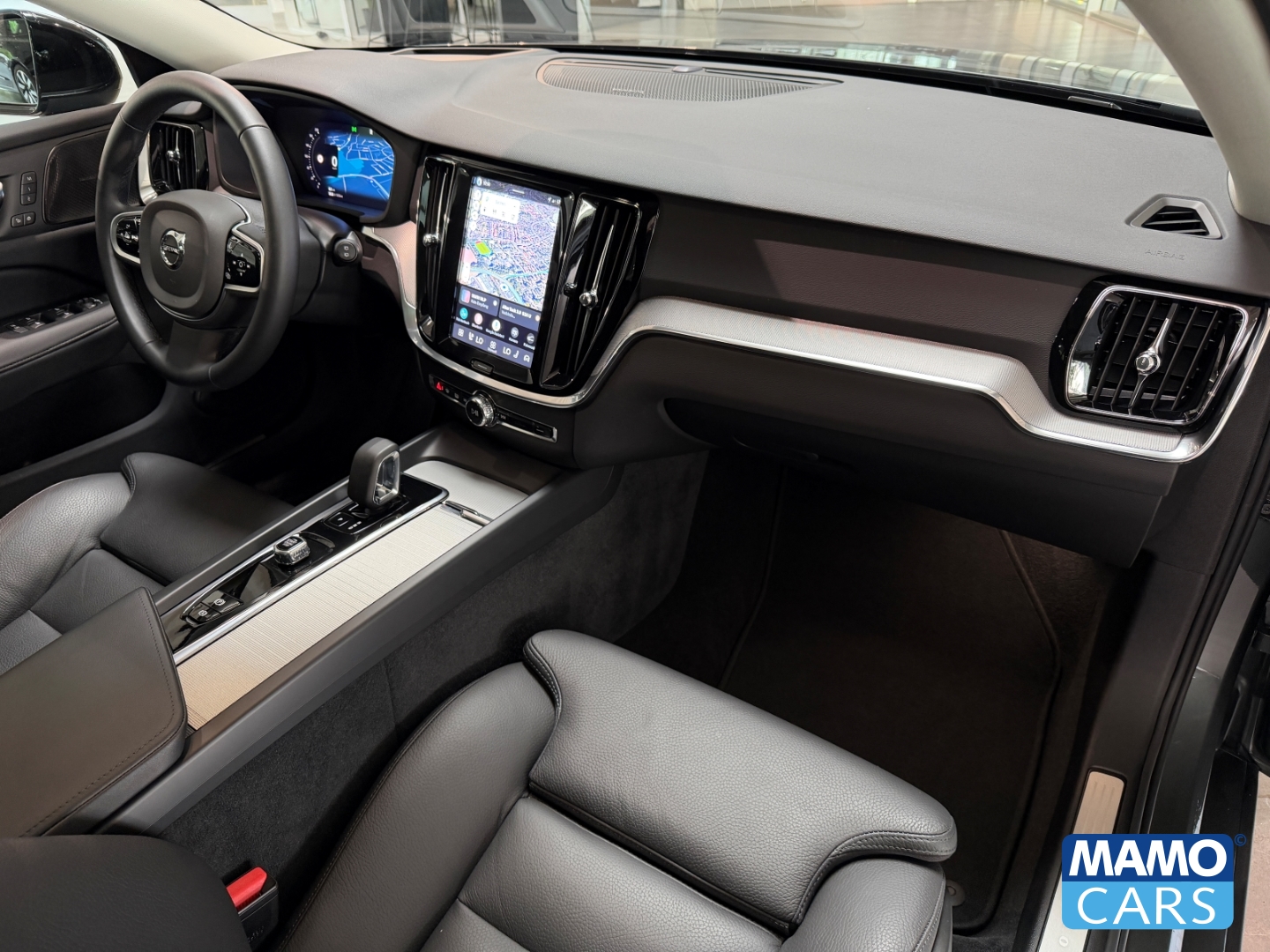 Fahrzeugabbildung Volvo V60 B4 Plus Dark ACC/BLIS/HUD/360°/PANO