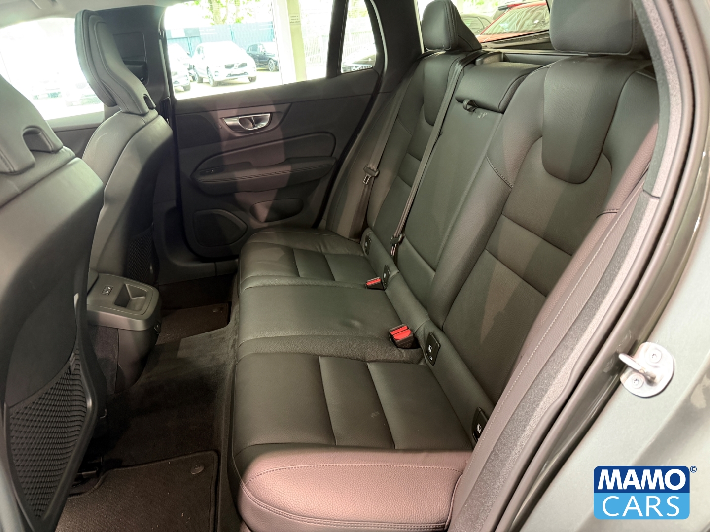 Fahrzeugabbildung Volvo V60 B4 Plus Dark ACC/BLIS/HUD/360°/PANO
