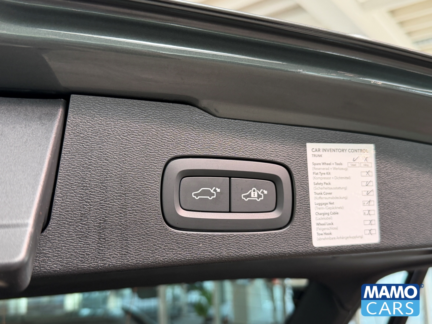 Fahrzeugabbildung Volvo V60 B4 Plus Dark ACC/BLIS/HUD/360°/PANO